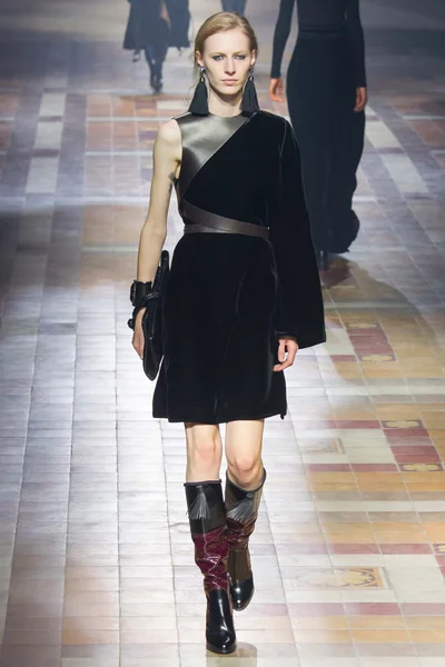 Look 43
